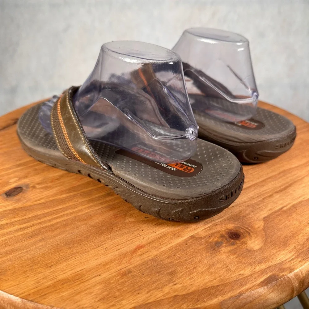 Skechers Flip Flop Sandals Mens 9.5 Brown Excellent Relaxed Fit Memory Foam 360